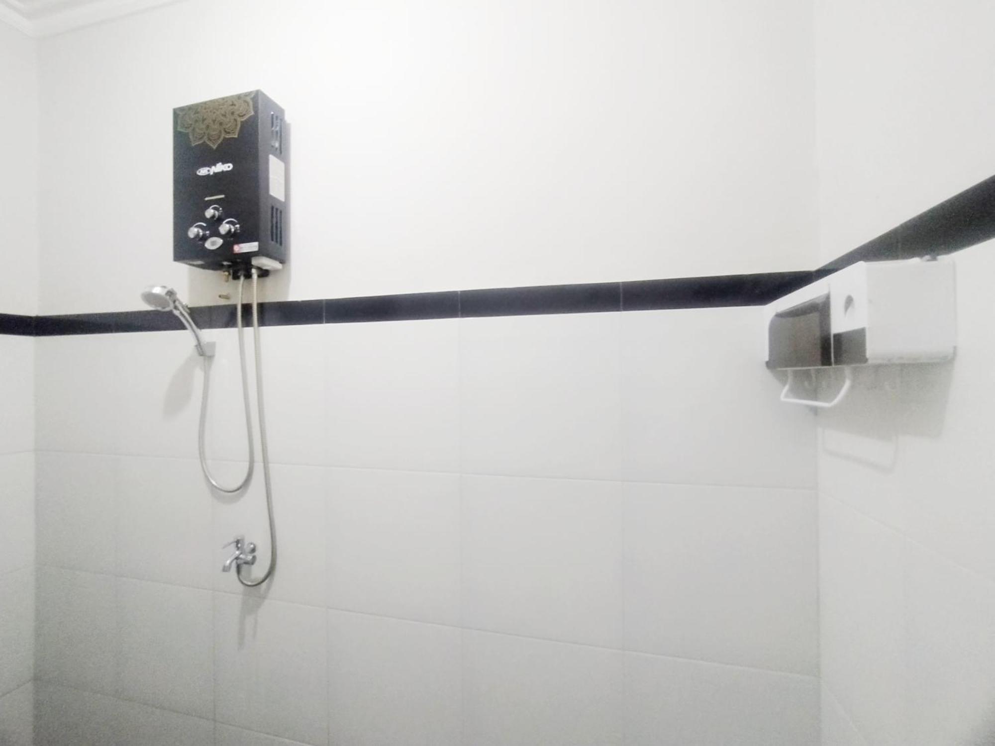 Reddoorz Syariah Near Stasiun Purwokerto Hotel Eksteriør billede
